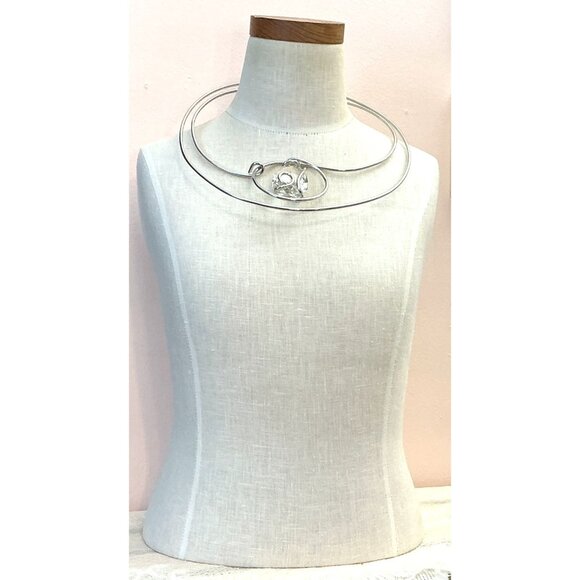 Silver Tone Wire Wrap Choker Necklace With Clear Crystal Pendant - Picture 4 of 6